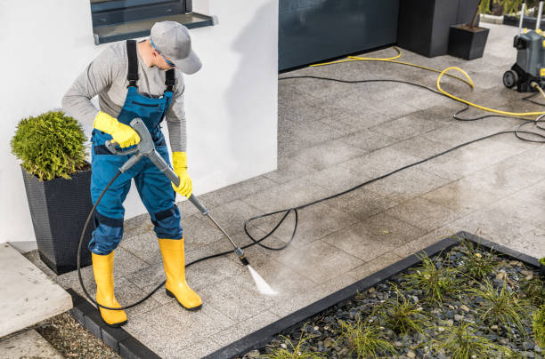 Fence Pressure Washing in Feather Sound, FL